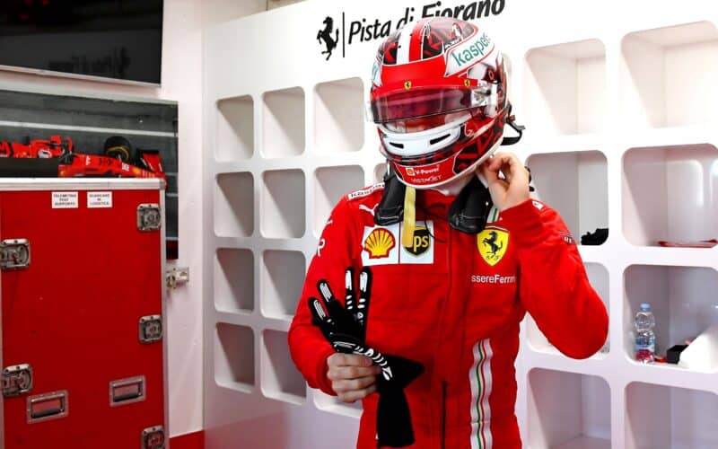 - Tiro secreto da Ferrari: Leclerc e Sainz em Fiorano