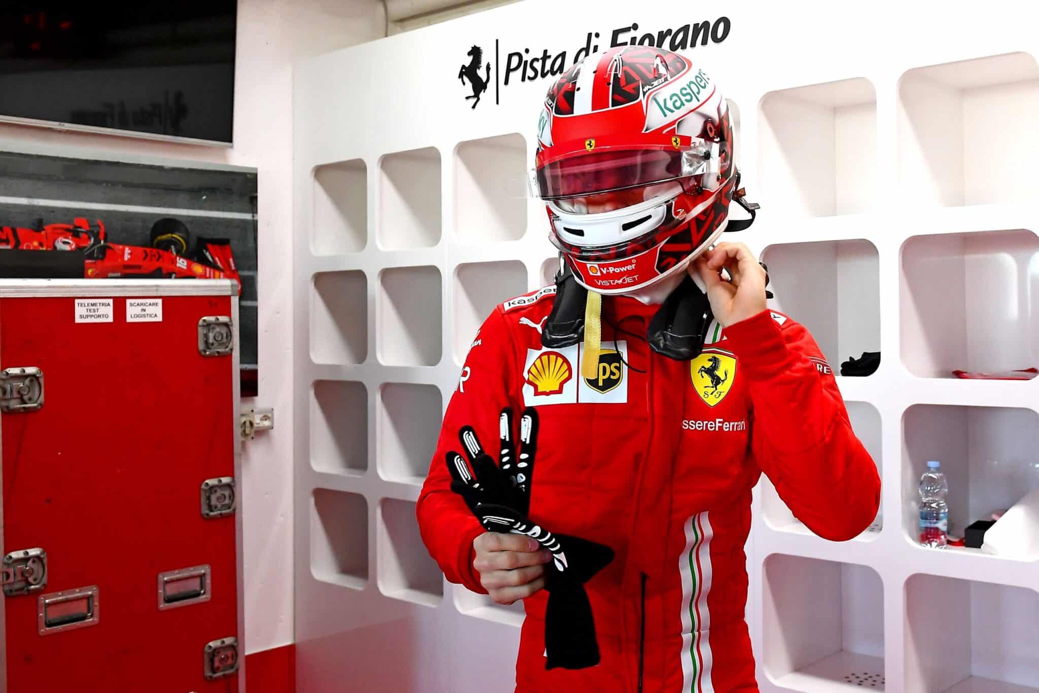 - Tiro secreto da Ferrari: Leclerc e Sainz em Fiorano