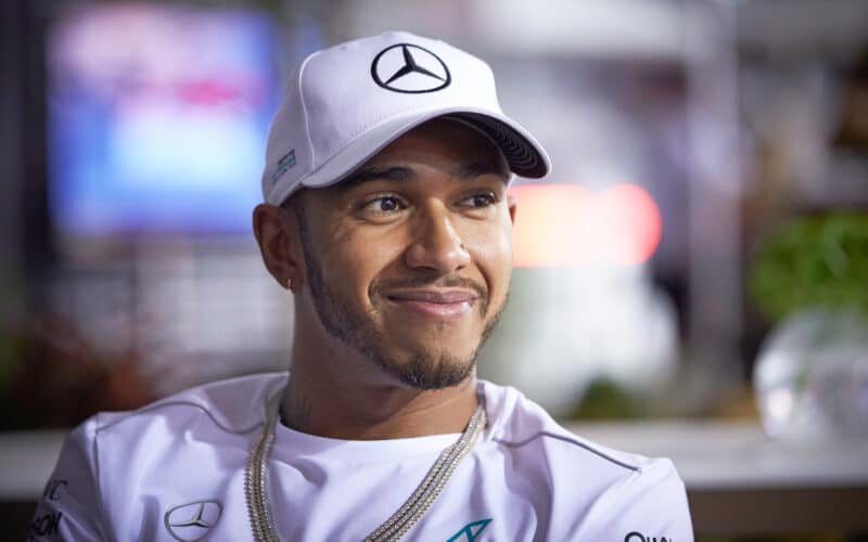 - Lewis Hamilton revela sua nova equipe no F1 Miami Grand Prix após a saída de Angela Cullen